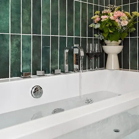 Lavie Maison Ac & Hot Tub Lägenhet *