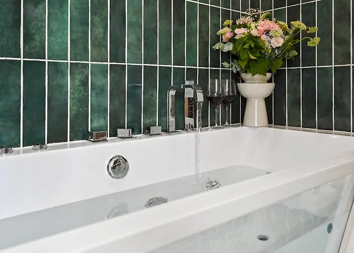 Lavie Maison Ac & Hot Tub Apartman *